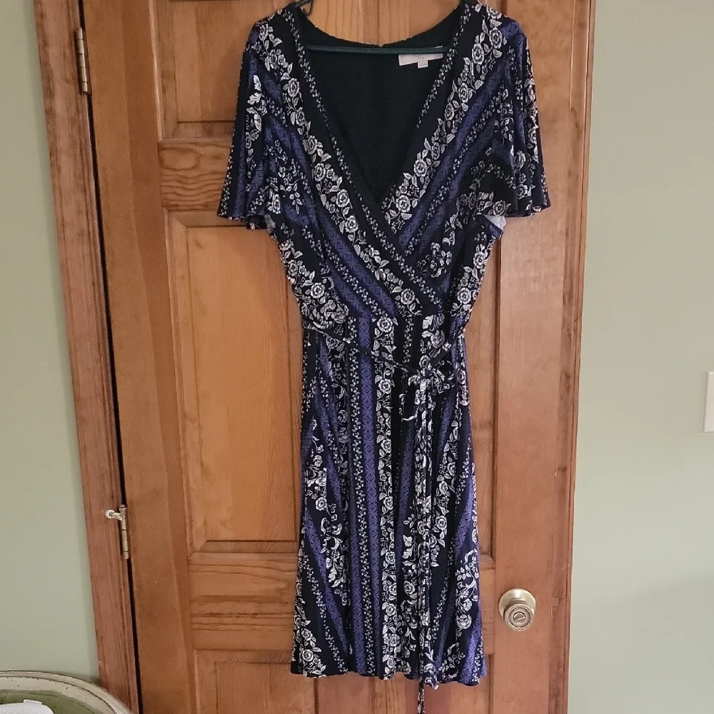 Floral Wrap Dress in Navy and White - Picture 1 of 1